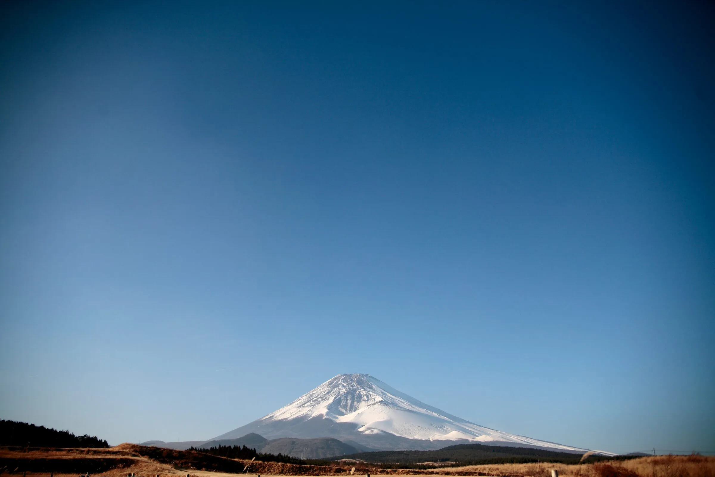 雪の富士山